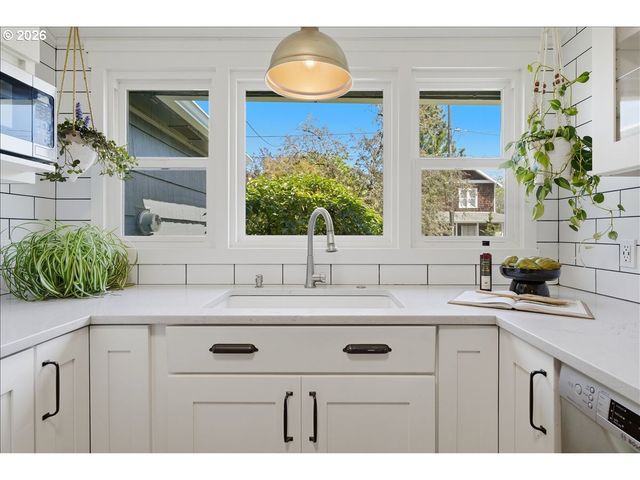 3205 Ne 79TH Ave, Portland, OR 97213