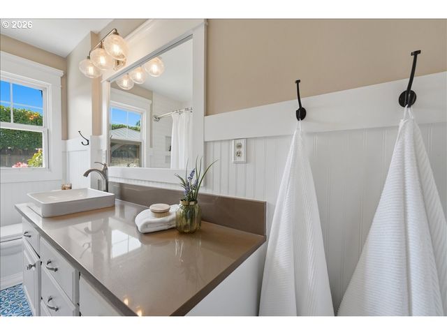 3205 Ne 79TH Ave, Portland, OR 97213