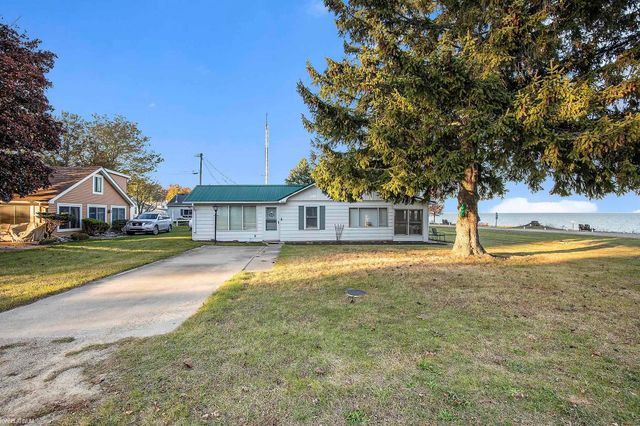 3453 Shoreview Drive, Deckerville, MI 48427