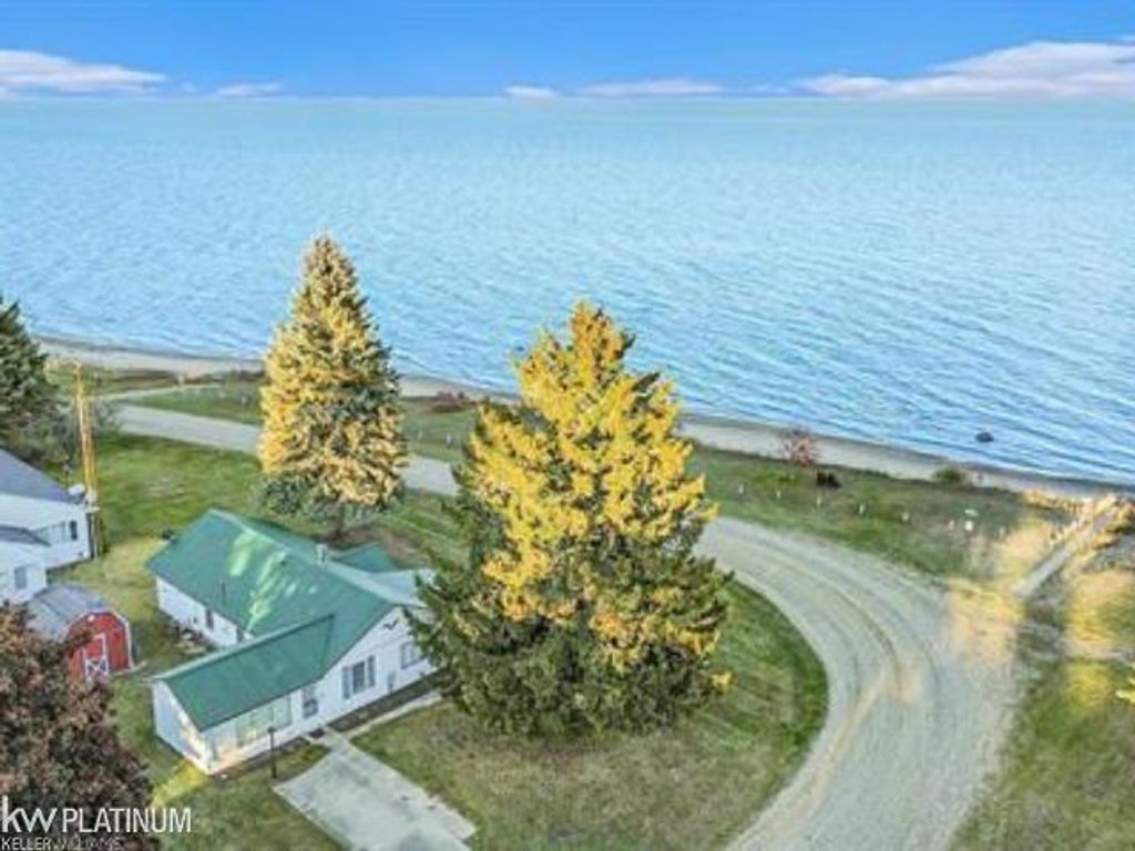 3453 Shoreview Drive, Deckerville, MI 48427