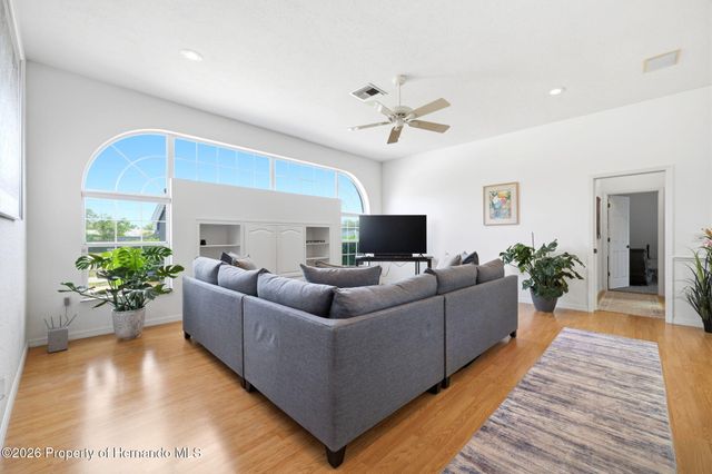 6101 Krista Drive, Spring Hill, FL 34609
