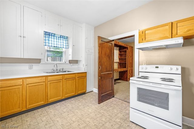 909 Brown Avenue NW, Canton, OH 44703