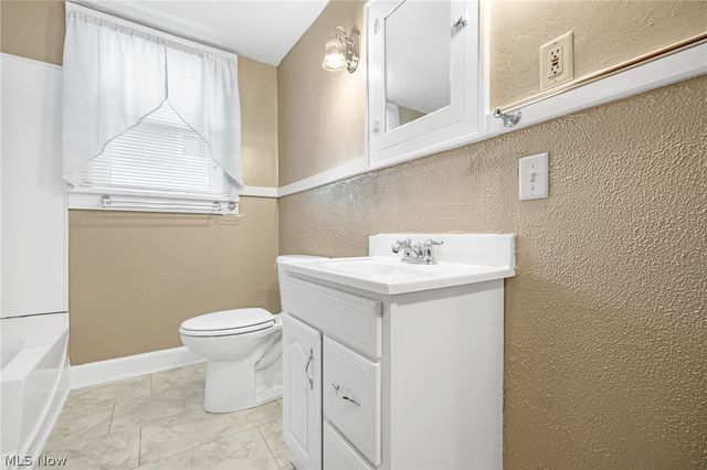 909 Brown Avenue NW, Canton, OH 44703