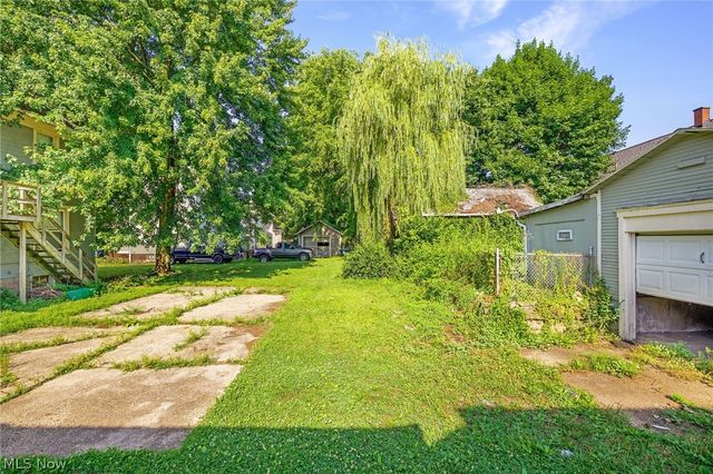 909 Brown Avenue NW, Canton, OH 44703