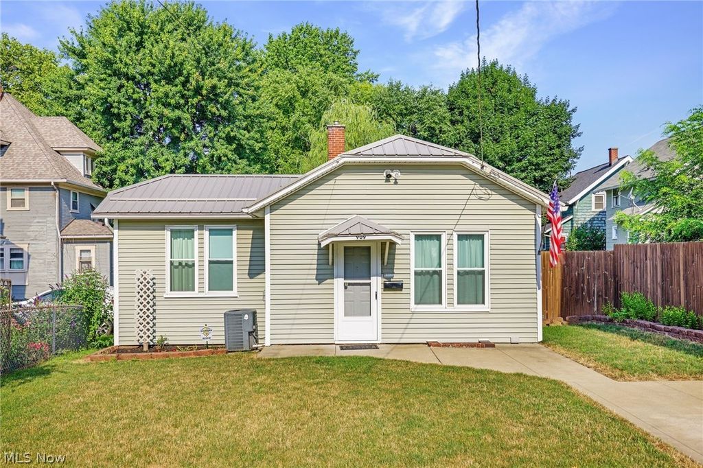 909 Brown Avenue NW, Canton, OH 44703