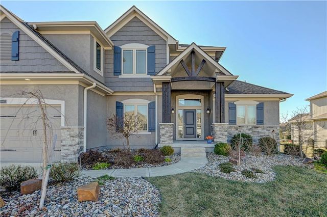 1907 NE Parks Summit Boulevard, Lee's Summit, MO 64064