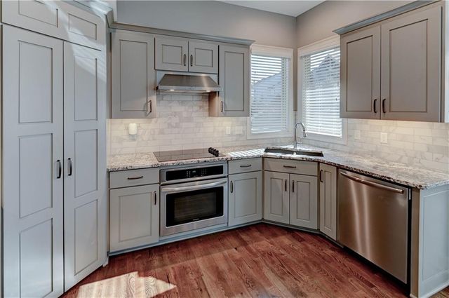 1907 NE Parks Summit Boulevard, Lee's Summit, MO 64064