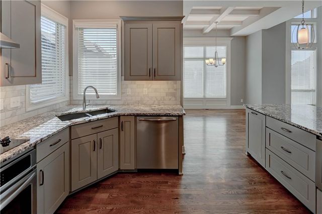 1907 NE Parks Summit Boulevard, Lee's Summit, MO 64064