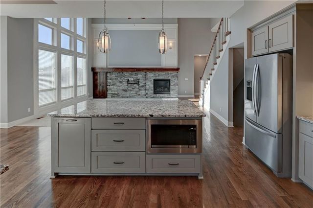 1907 NE Parks Summit Boulevard, Lee's Summit, MO 64064