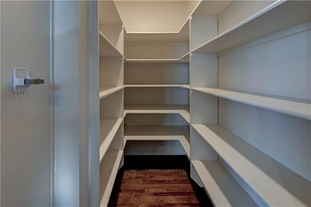 1907 NE Parks Summit Boulevard, Lee's Summit, MO 64064