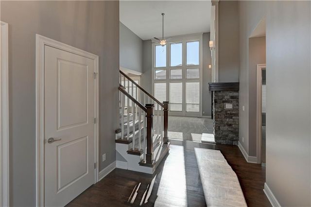 1907 NE Parks Summit Boulevard, Lee's Summit, MO 64064