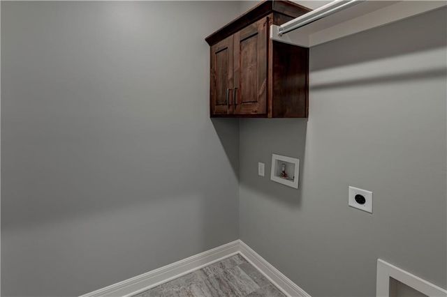 1907 NE Parks Summit Boulevard, Lee's Summit, MO 64064