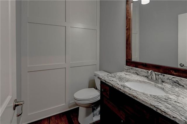 1907 NE Parks Summit Boulevard, Lee's Summit, MO 64064