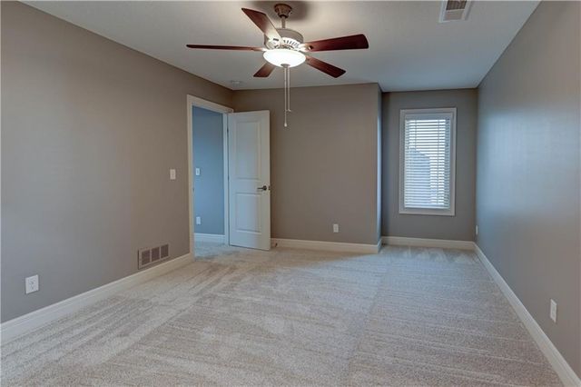 1907 NE Parks Summit Boulevard, Lee's Summit, MO 64064