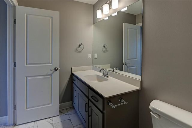 1907 NE Parks Summit Boulevard, Lee's Summit, MO 64064