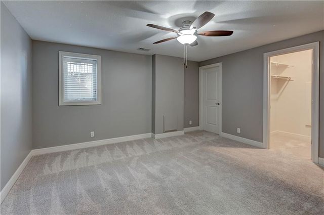 1907 NE Parks Summit Boulevard, Lee's Summit, MO 64064