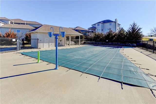 1907 NE Parks Summit Boulevard, Lee's Summit, MO 64064