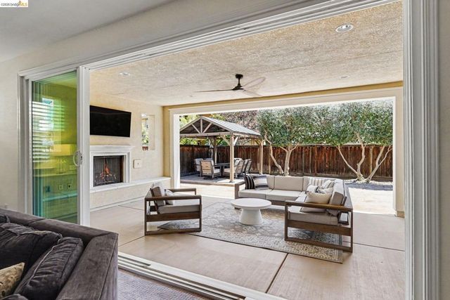 2722 Reddington Way, Brentwood, CA 94513