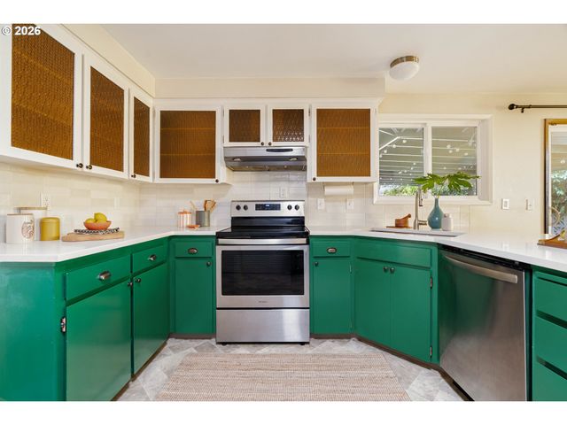 5111 Se 42ND Ave, Portland, OR 97206