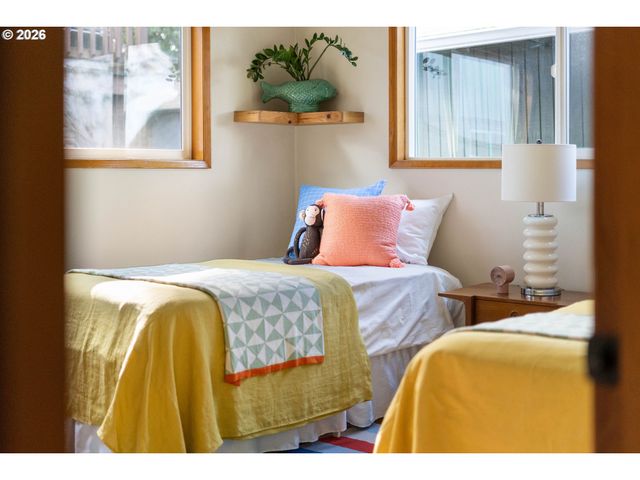 5111 Se 42ND Ave, Portland, OR 97206