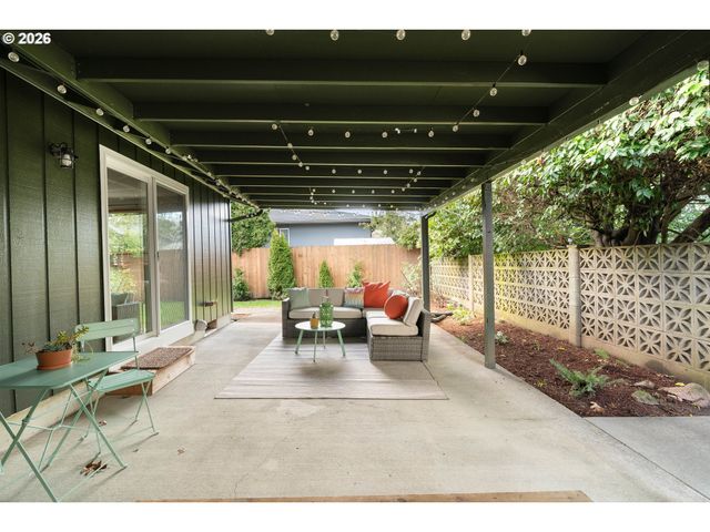 5111 Se 42ND Ave, Portland, OR 97206