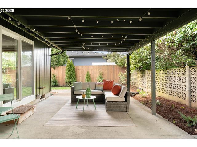 5111 Se 42ND Ave, Portland, OR 97206