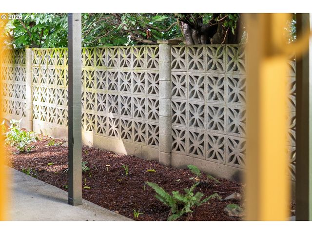 5111 Se 42ND Ave, Portland, OR 97206