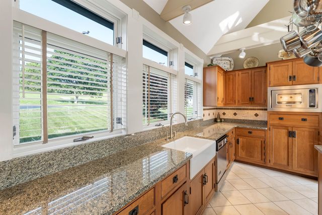 9 Quinn Road, Hancock, NH 03449