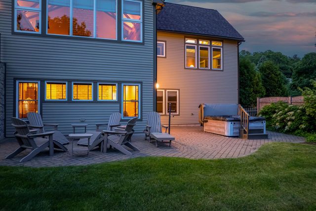 9 Quinn Road, Hancock, NH 03449