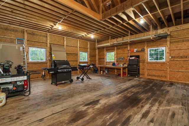 9 Quinn Road, Hancock, NH 03449