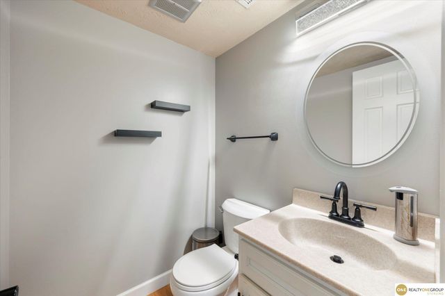 5712 S 107 Street, Omaha, NE 68127