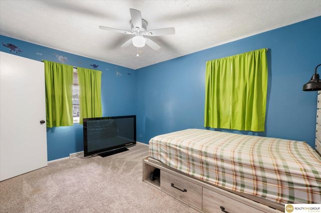 5712 S 107 Street, Omaha, NE 68127