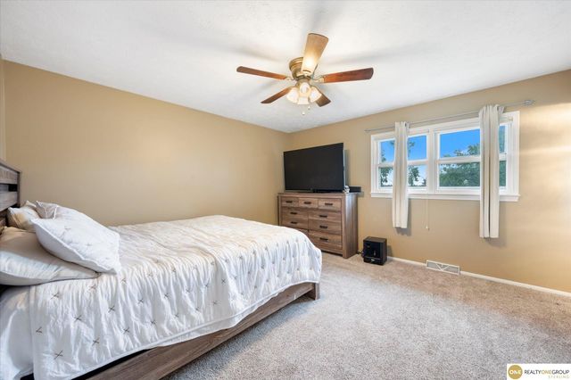 5712 S 107 Street, Omaha, NE 68127