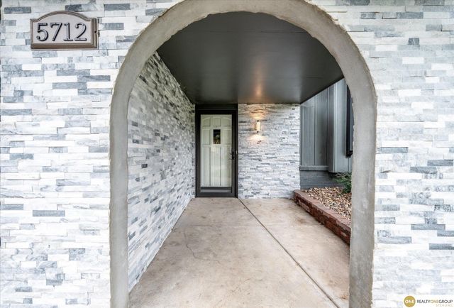 5712 S 107 Street, Omaha, NE 68127