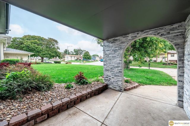 5712 S 107 Street, Omaha, NE 68127