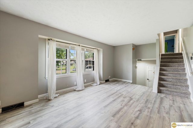 5712 S 107 Street, Omaha, NE 68127