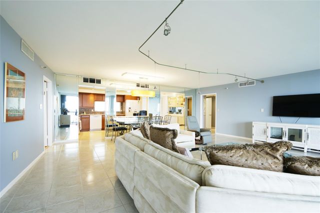 2480 Presidential Way 1903, West Palm Beach, FL 33401