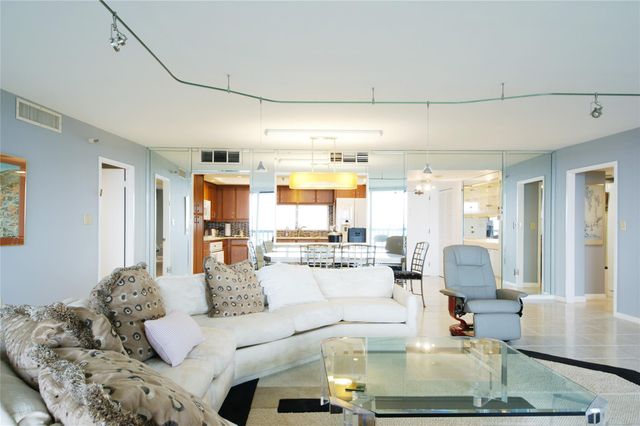 2480 Presidential Way 1903, West Palm Beach, FL 33401