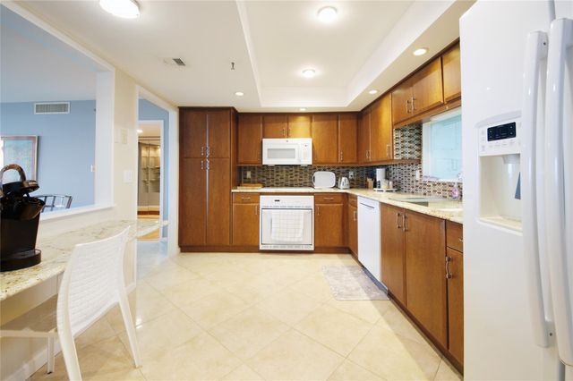 2480 Presidential Way 1903, West Palm Beach, FL 33401