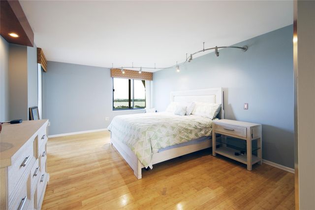 2480 Presidential Way 1903, West Palm Beach, FL 33401