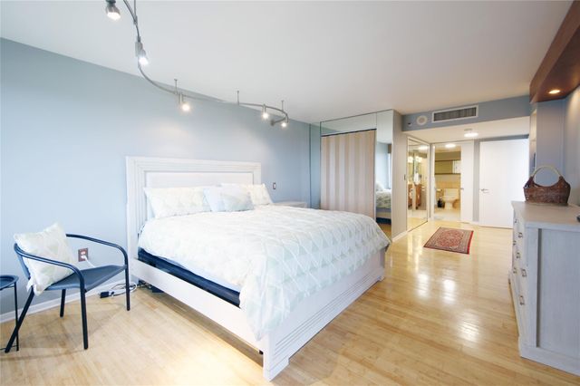 2480 Presidential Way 1903, West Palm Beach, FL 33401