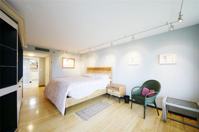 2480 Presidential Way 1903, West Palm Beach, FL 33401