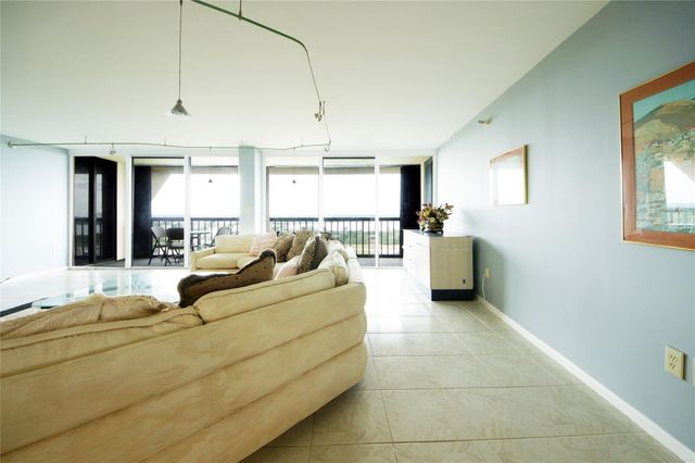 2480 Presidential Way 1903, West Palm Beach, FL 33401