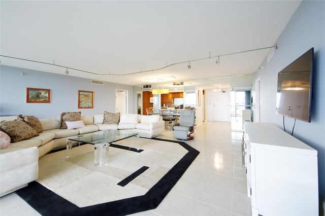 2480 Presidential Way 1903, West Palm Beach, FL 33401