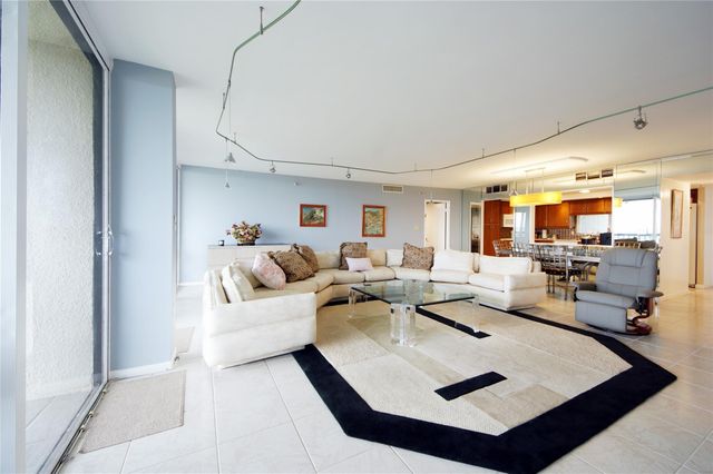 2480 Presidential Way 1903, West Palm Beach, FL 33401