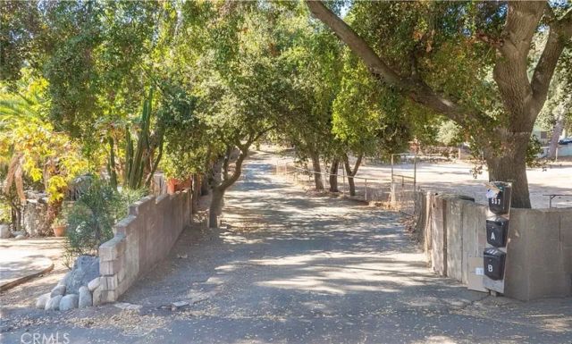 537 Cloverleaf Dr, Monrovia, CA 91016