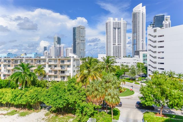 17800 Atlantic Blvd PH14, Sunny Isles Beach, FL 33160