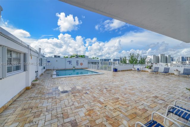 17800 Atlantic Blvd PH14, Sunny Isles Beach, FL 33160