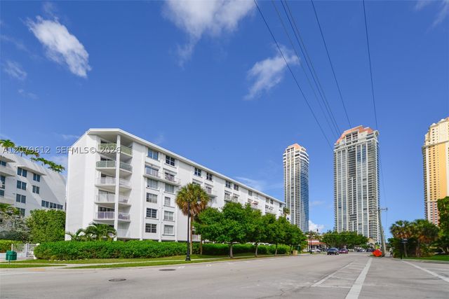 17800 Atlantic Blvd PH14, Sunny Isles Beach, FL 33160