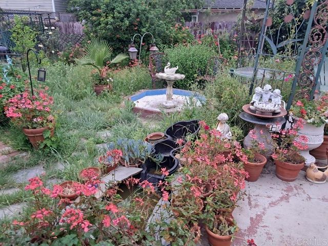 22101 Dumetz Rd., Woodland Hills, CA 91364